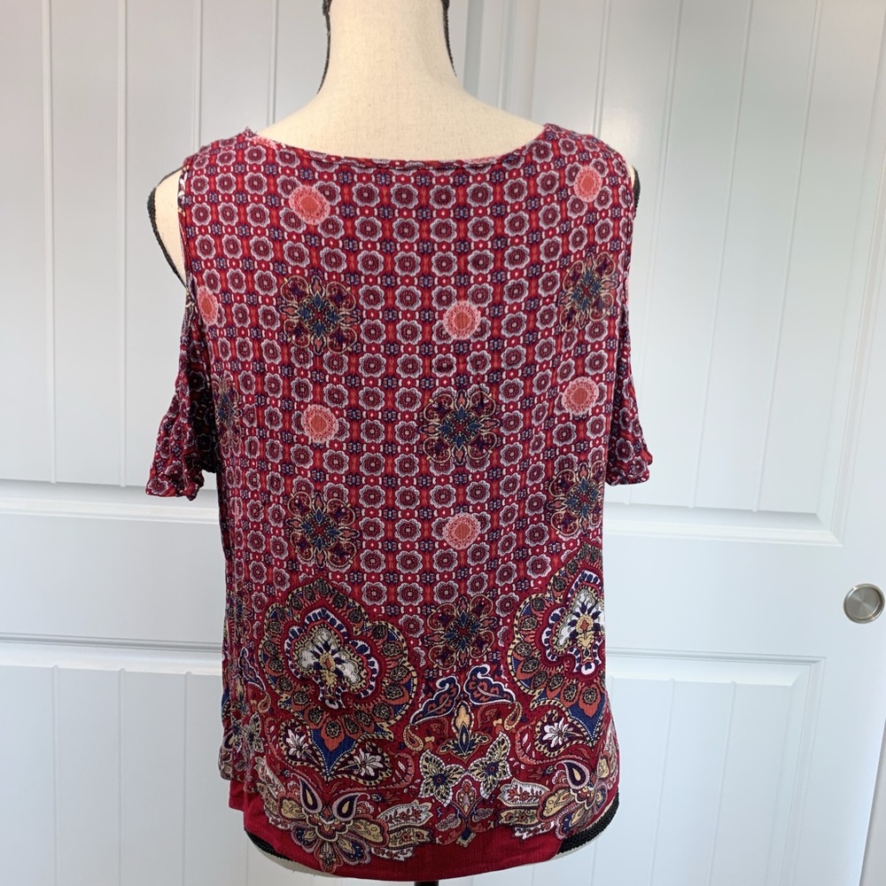 *GIFTED* Rue 21 burgundy cold shoulder top - Picture 5 of 6